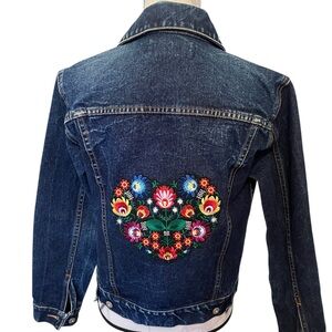 • Dark Denim Jacket 🌸 Elevated Classic with Floral Detail Size Small